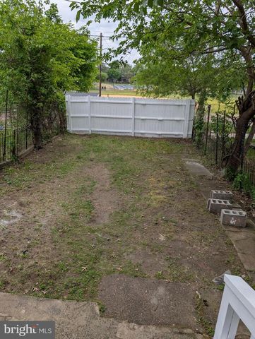 2512 MORGAN BLVD, Camden, NJ 08104