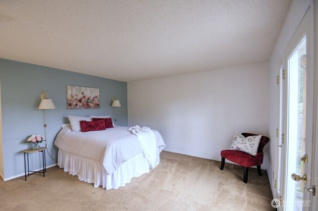 2201 Nut Tree Loop SE, Olympia, WA 98501