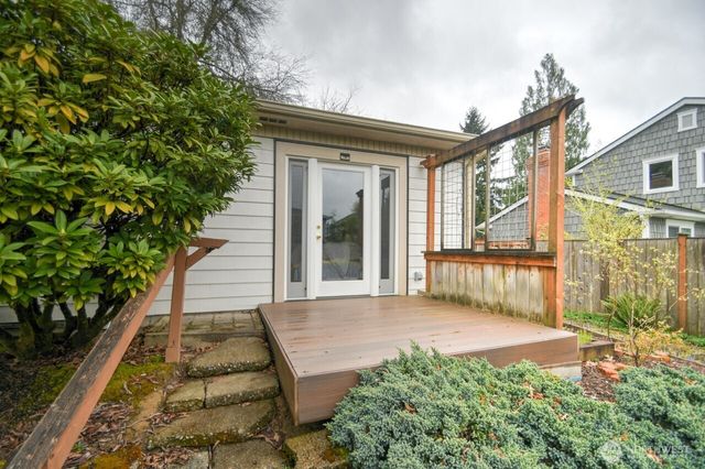 2201 Nut Tree Loop SE, Olympia, WA 98501