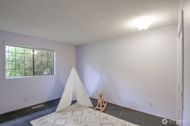 2201 Nut Tree Loop SE, Olympia, WA 98501