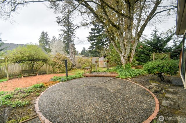 2201 Nut Tree Loop SE, Olympia, WA 98501