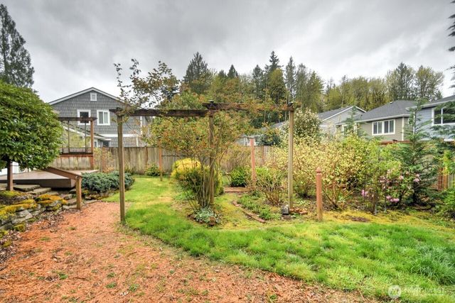 2201 Nut Tree Loop SE, Olympia, WA 98501