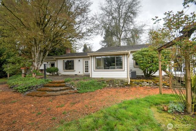 2201 Nut Tree Loop SE, Olympia, WA 98501