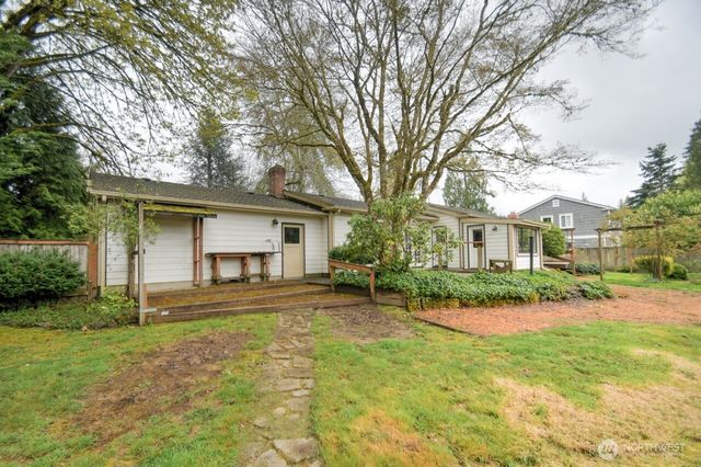 2201 Nut Tree Loop SE, Olympia, WA 98501