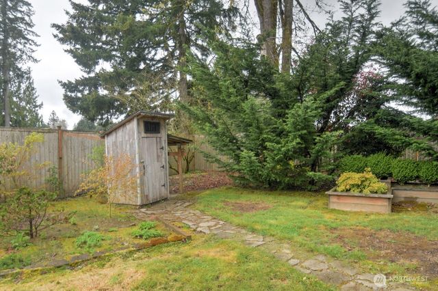 2201 Nut Tree Loop SE, Olympia, WA 98501