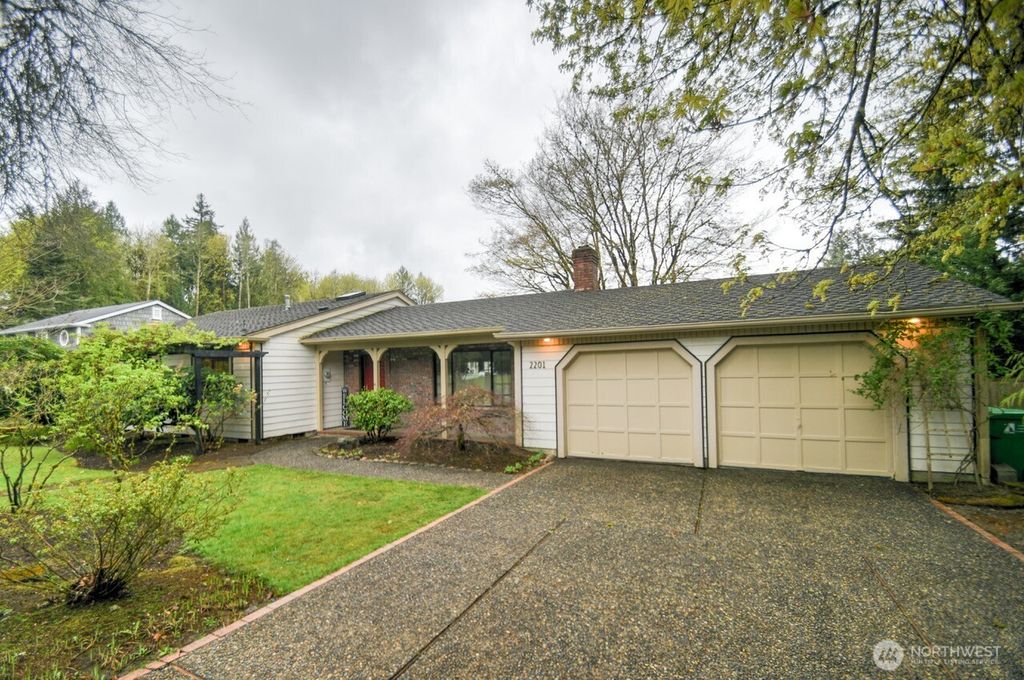 2201 Nut Tree Loop SE, Olympia, WA 98501