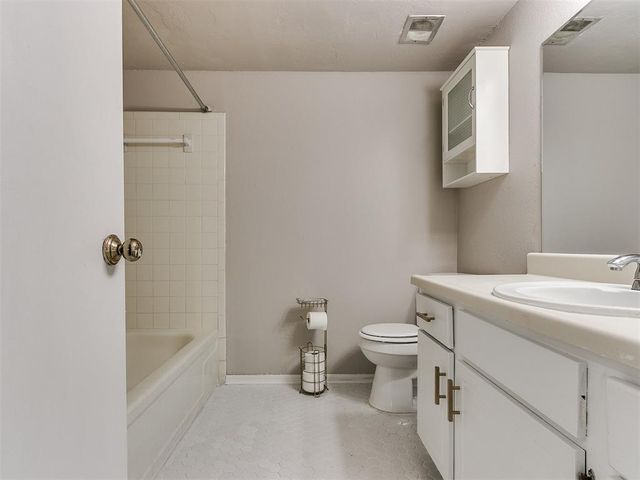 2616 N Ann Arbor Avenue 113, Oklahoma City, OK 73127