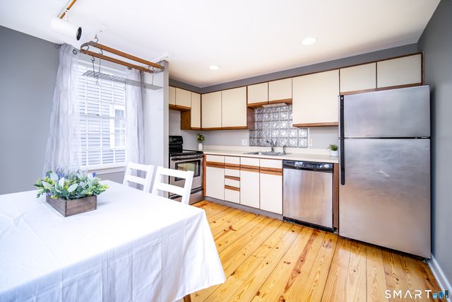 12 Sherman Street 12, Norwich, CT 06360