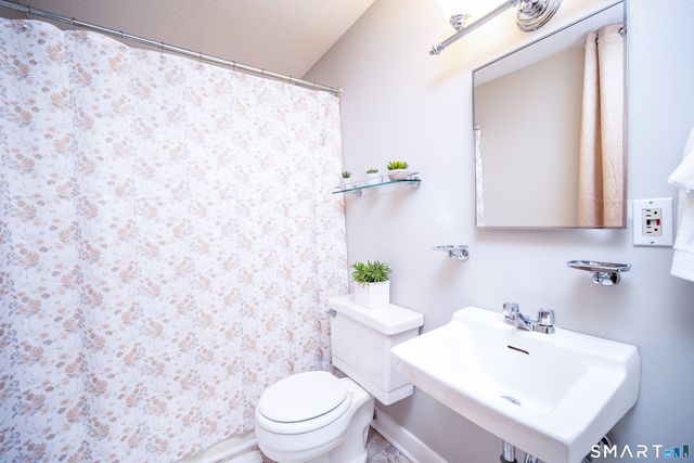 12 Sherman Street 12, Norwich, CT 06360