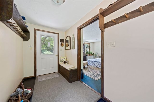 12 Walnut Rd, Norwell, MA 02061