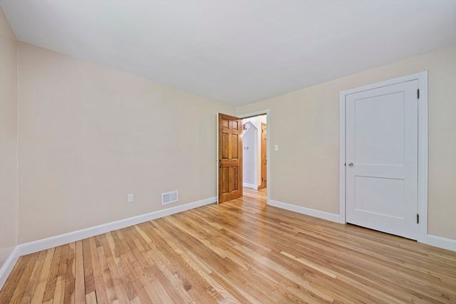 12 Walnut Rd, Norwell, MA 02061