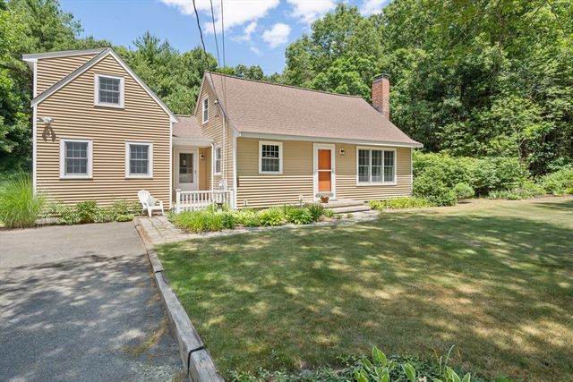 12 Walnut Rd, Norwell, MA 02061