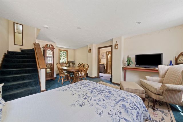 12 Walnut Rd, Norwell, MA 02061