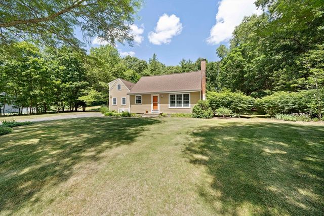 12 Walnut Rd, Norwell, MA 02061