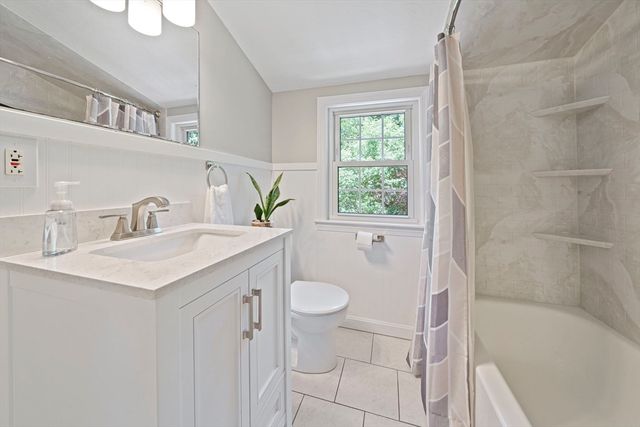 12 Walnut Rd, Norwell, MA 02061