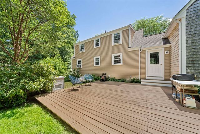 12 Walnut Rd, Norwell, MA 02061