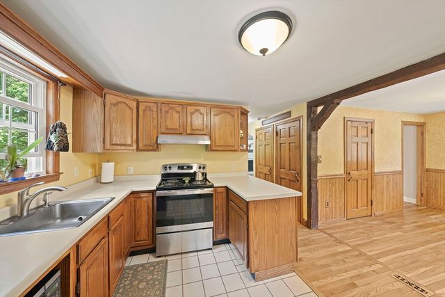 12 Walnut Rd, Norwell, MA 02061