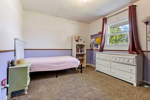 9825 Debbie Lane, Machesney Park, IL 61115