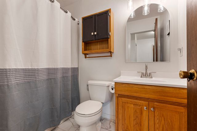 9825 Debbie Lane, Machesney Park, IL 61115