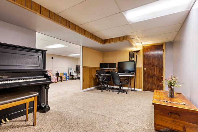 9825 Debbie Lane, Machesney Park, IL 61115