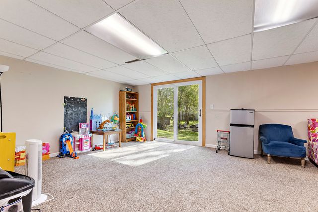 9825 Debbie Lane, Machesney Park, IL 61115