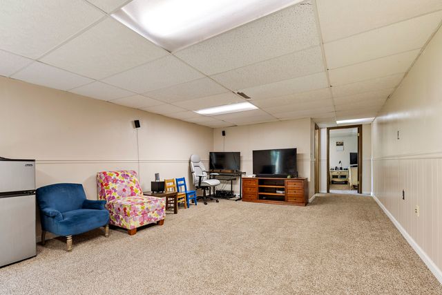 9825 Debbie Lane, Machesney Park, IL 61115