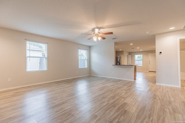 5810 MACHAELA TRCE, San Antonio, TX 78242