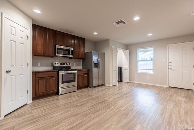 5810 MACHAELA TRCE, San Antonio, TX 78242