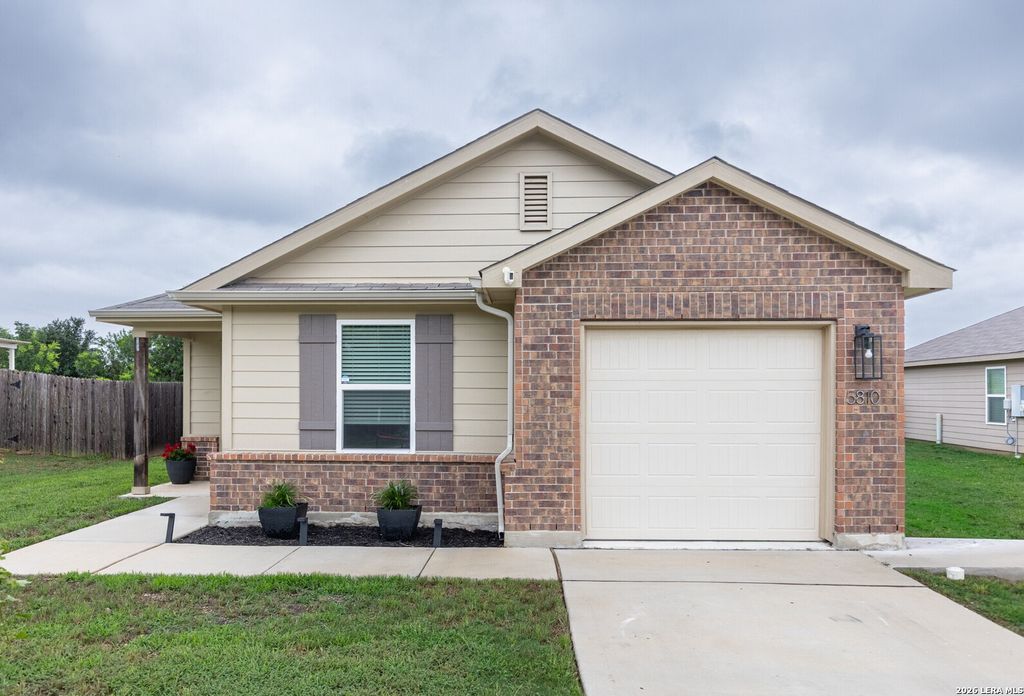 5810 MACHAELA TRCE, San Antonio, TX 78242