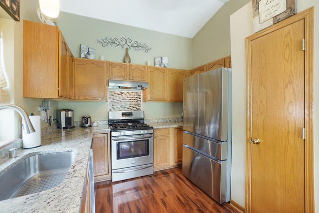 1100 E Keri LANE, Oak Creek, WI 53154