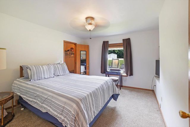 1100 E Keri LANE, Oak Creek, WI 53154