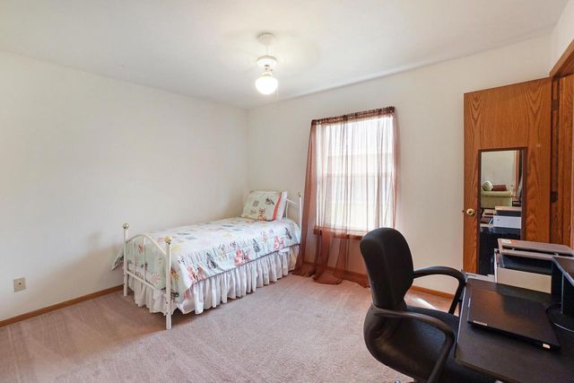 1100 E Keri LANE, Oak Creek, WI 53154