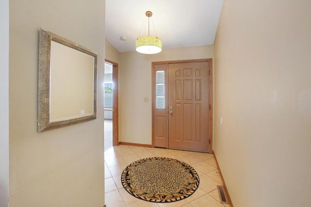 1100 E Keri LANE, Oak Creek, WI 53154