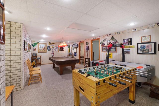 1100 E Keri LANE, Oak Creek, WI 53154
