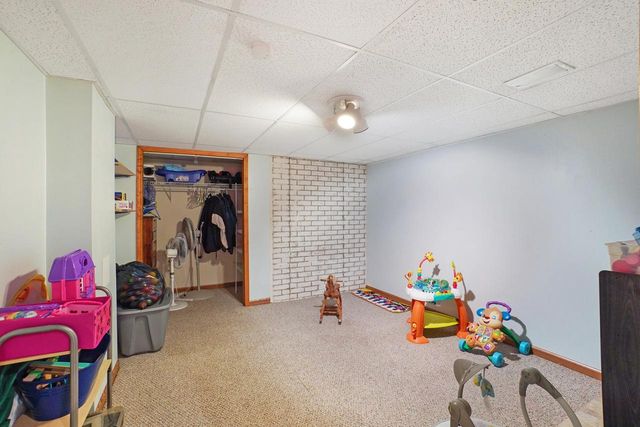 1100 E Keri LANE, Oak Creek, WI 53154