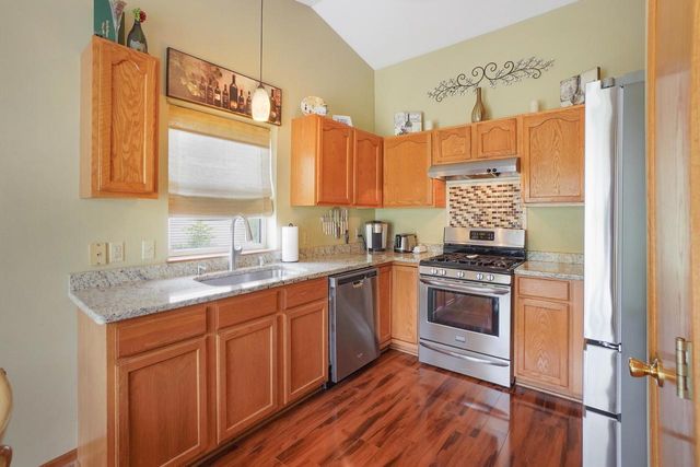 1100 E Keri LANE, Oak Creek, WI 53154
