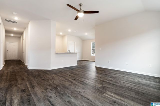 323 AMBER AVENUE, Calera, AL 35040
