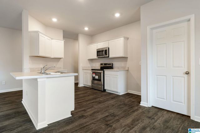 323 AMBER AVENUE, Calera, AL 35040