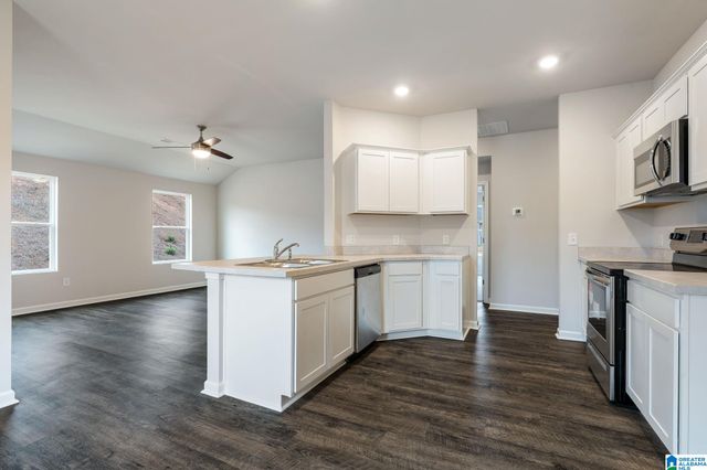 323 AMBER AVENUE, Calera, AL 35040