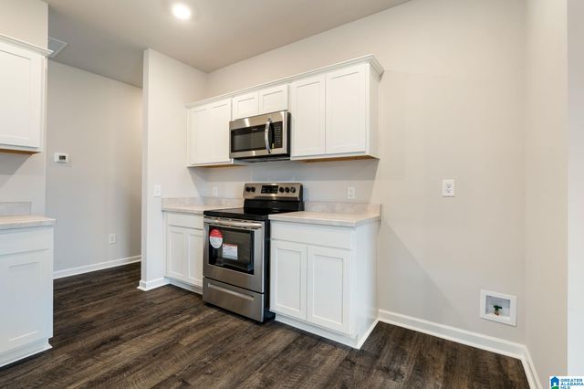 323 AMBER AVENUE, Calera, AL 35040