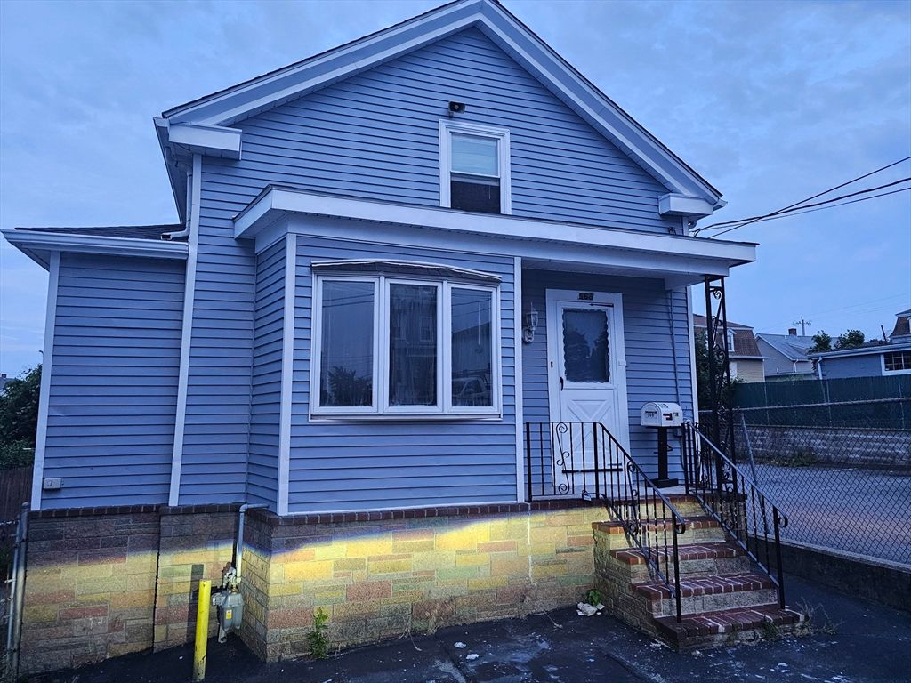 568 2nd St, Fall River, MA 02721