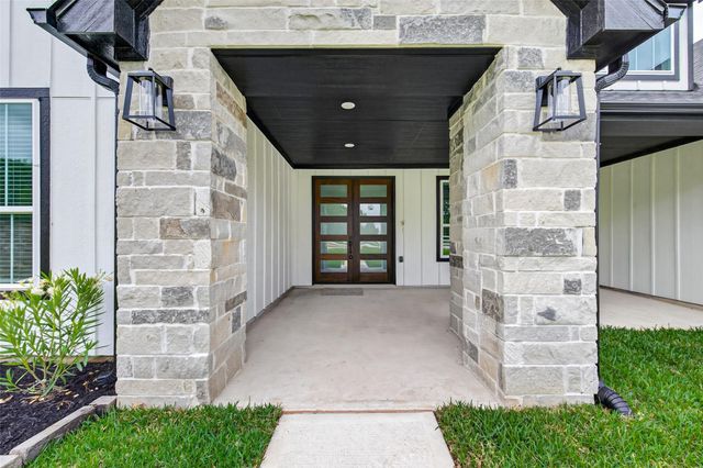 31807 Charter Lane, Waller, TX 77484
