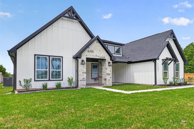 31807 Charter Lane, Waller, TX 77484
