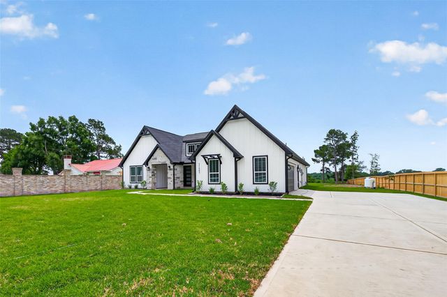 31807 Charter Lane, Waller, TX 77484