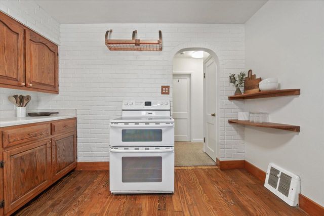 2319 E Eden PLACE, Saint Francis, WI 53235