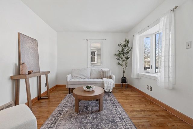 2319 E Eden PLACE, Saint Francis, WI 53235