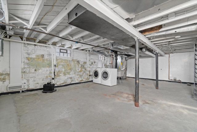 2319 E Eden PLACE, Saint Francis, WI 53235