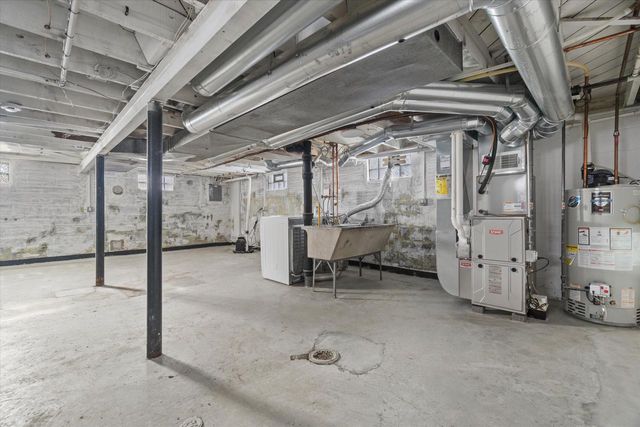 2319 E Eden PLACE, Saint Francis, WI 53235