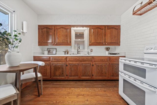 2319 E Eden PLACE, Saint Francis, WI 53235