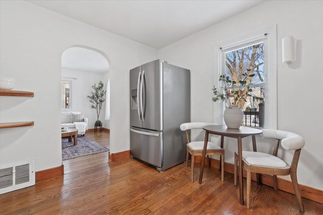 2319 E Eden PLACE, Saint Francis, WI 53235